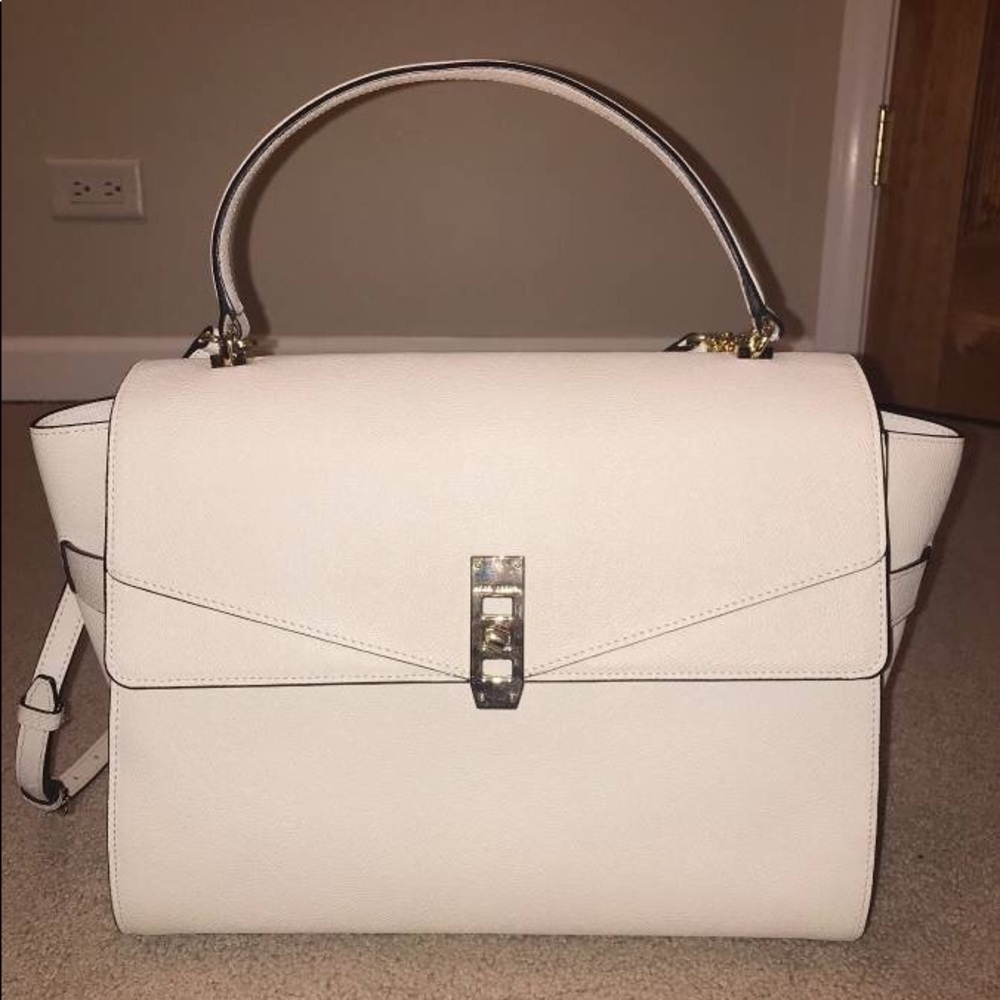 🔥🔥Henri Bendel Purse🔥🔥